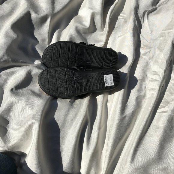 NIB CLARK’S size 7 Wide Laurieanne Holly flat sandal, black leather,. - Picture 4 of 5